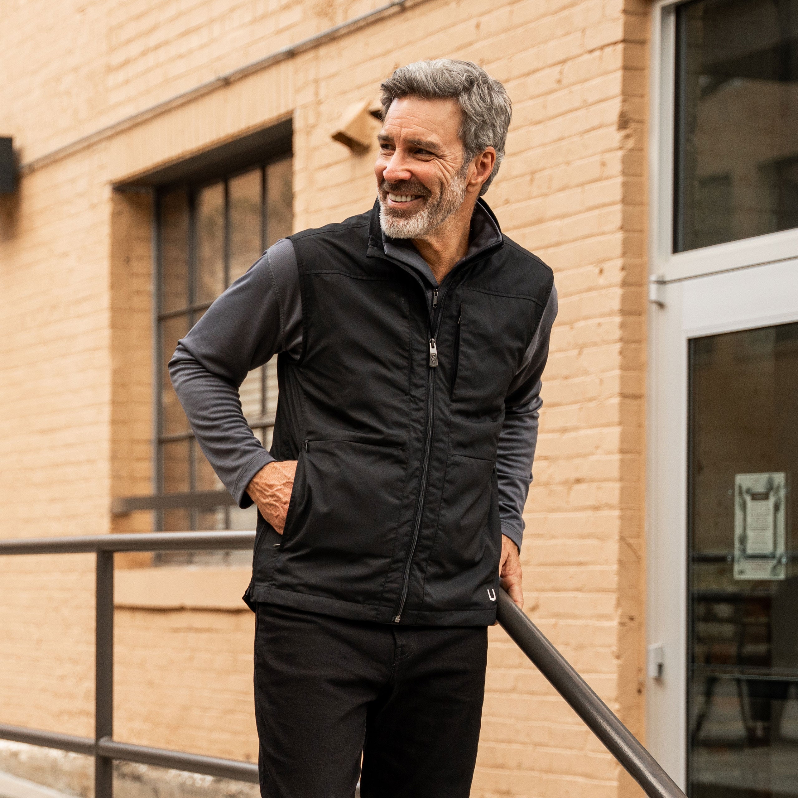 Best Travel Vest for Men – SCOTTeVEST